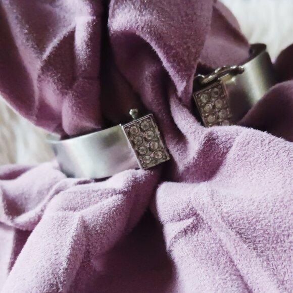 Wrap Your Wrist With This! - Picture 3 of 4